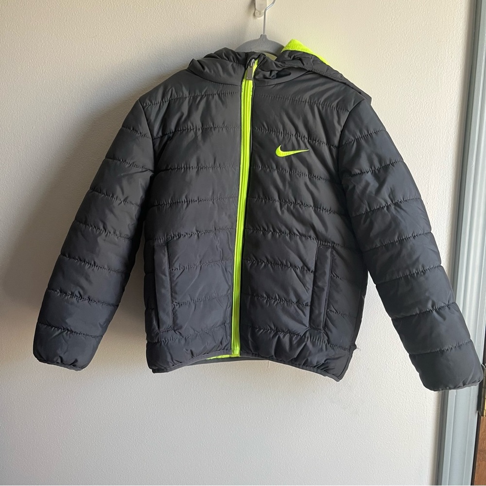 Boy’s Nike Fleece Coat Size 7- Like New
